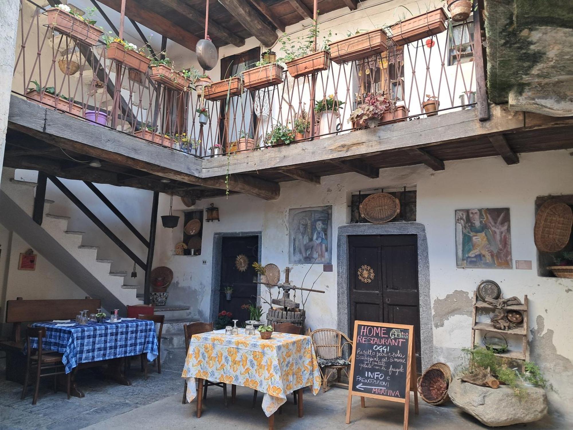 La Corte Del Poeta Arcumeggia Exterior photo